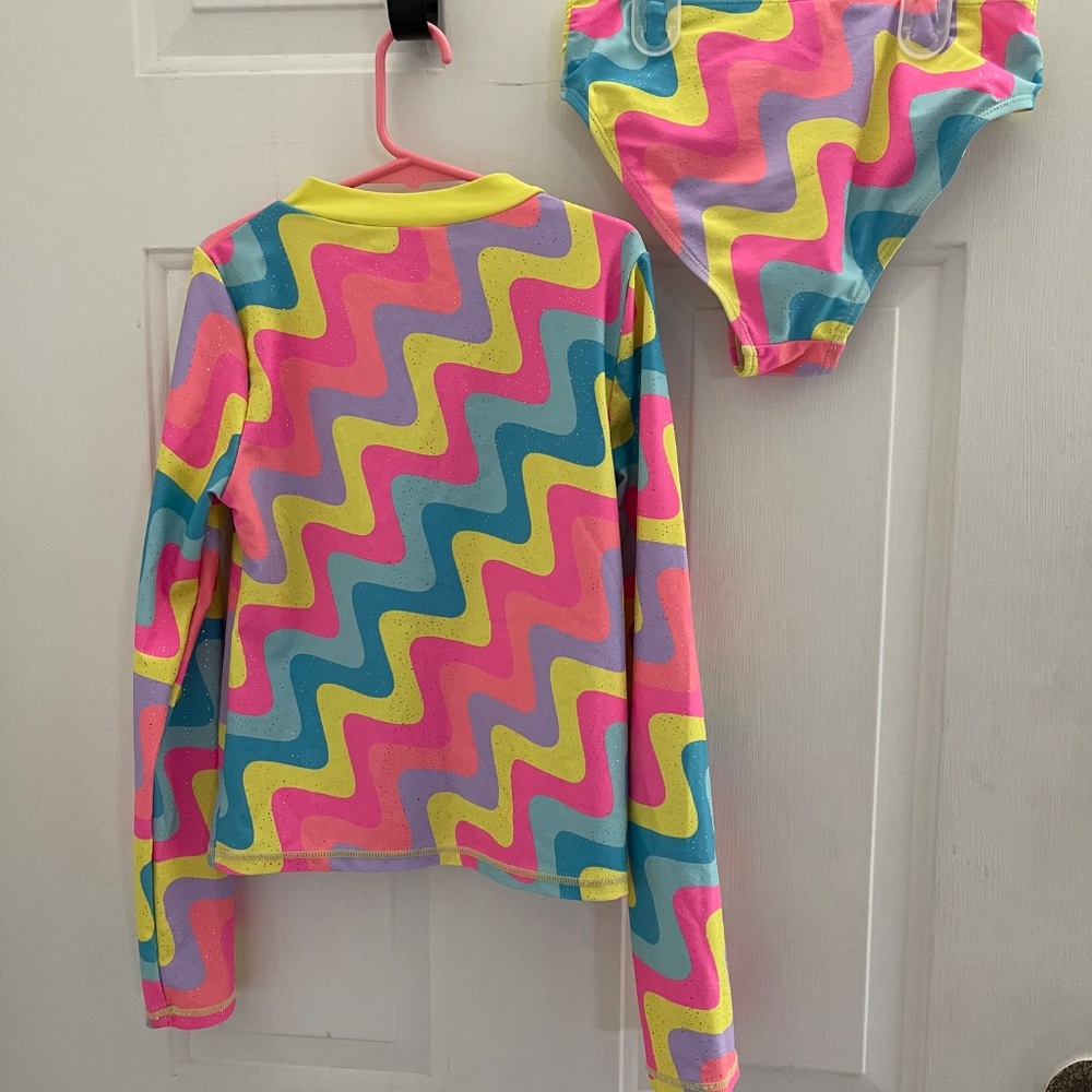 Betsy Johnson 2 piece rash guard swimsuit Girls 14 - Picture 3 of 11